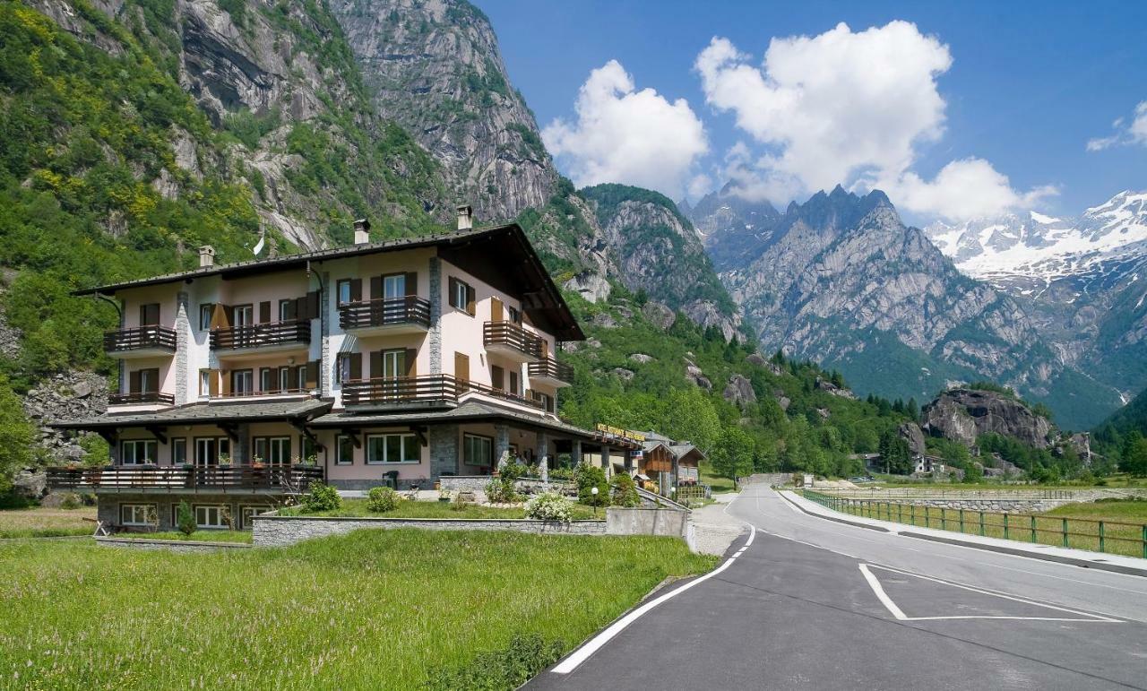 Hotel Ristorante Sasso Remenno Val Masino Exterior photo